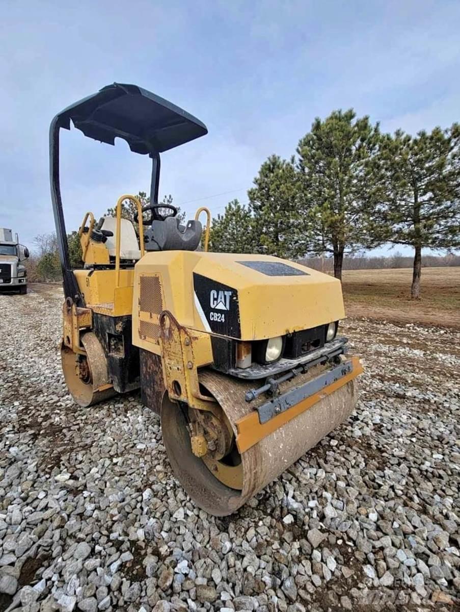 CAT CB24 Single drum rollers