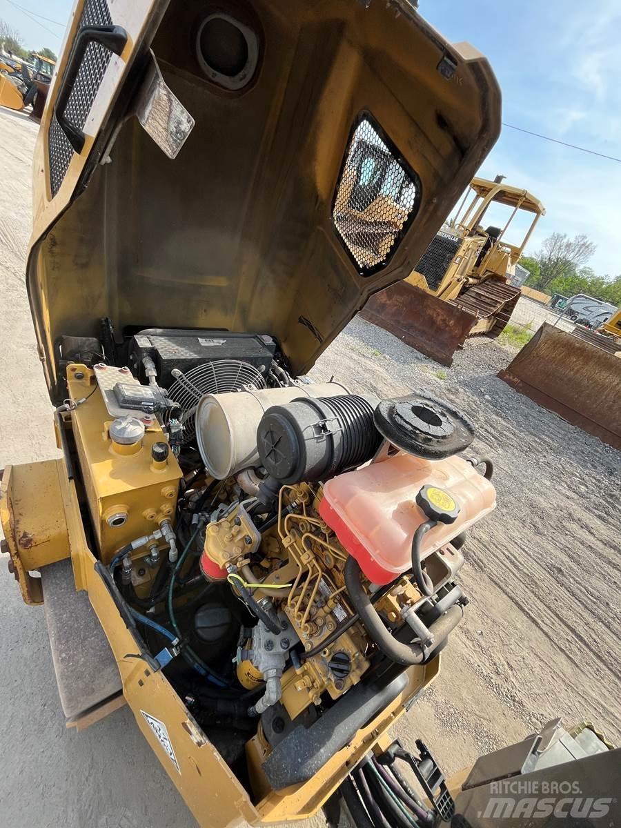 CAT CB24B Single drum rollers