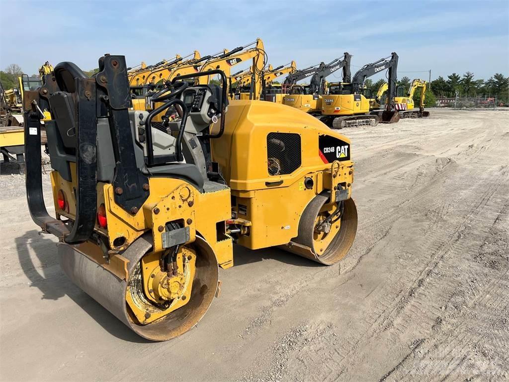 CAT CB24B Single drum rollers