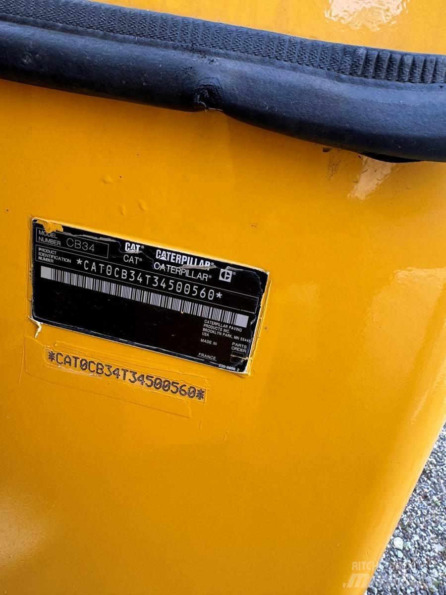 CAT CB34 Asphalt pavers