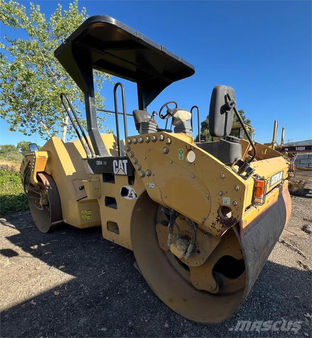 CAT CB54 Single drum rollers