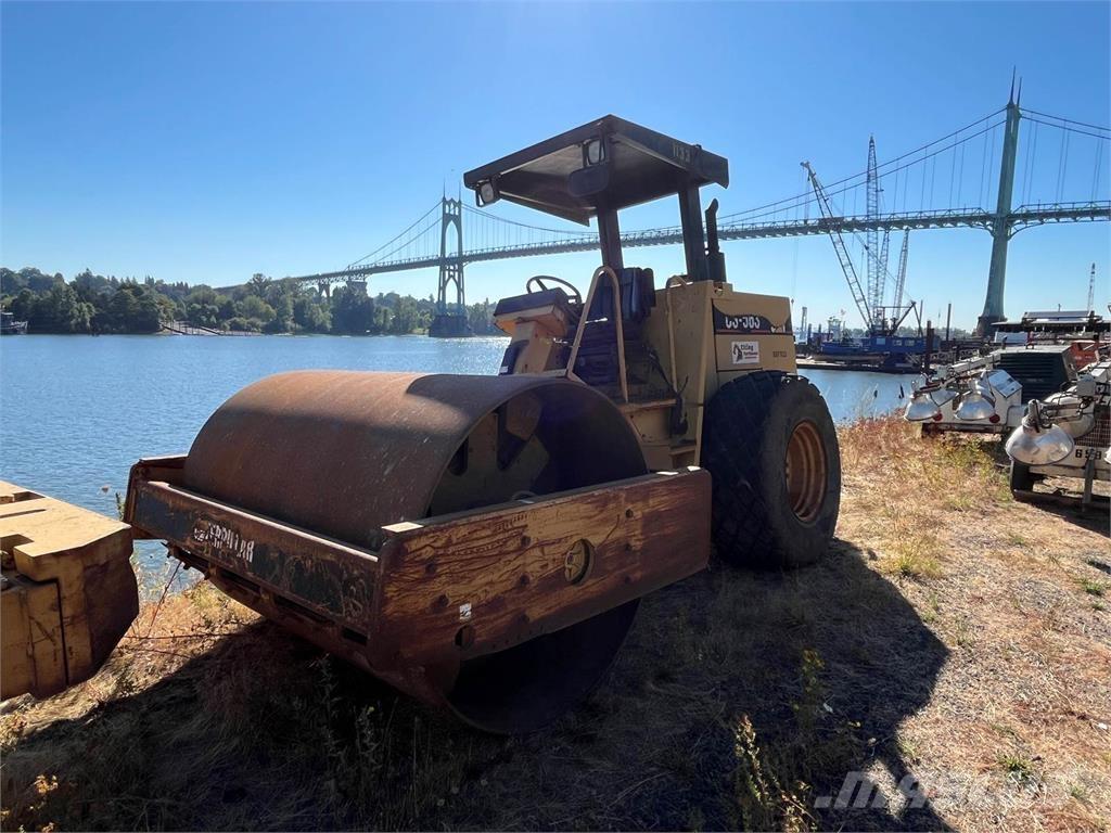 CAT CP563E Single drum rollers