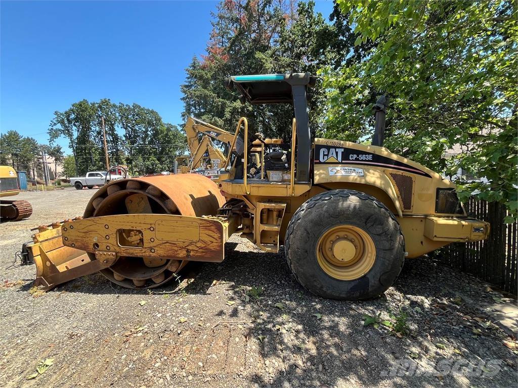CAT CP563E Single drum rollers