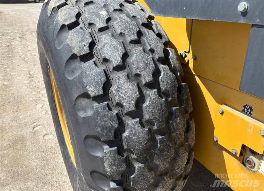 CAT CS56 Soil compactors