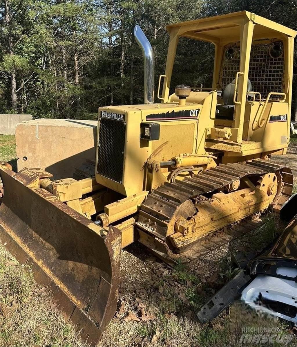 CAT D3B Crawler dozers
