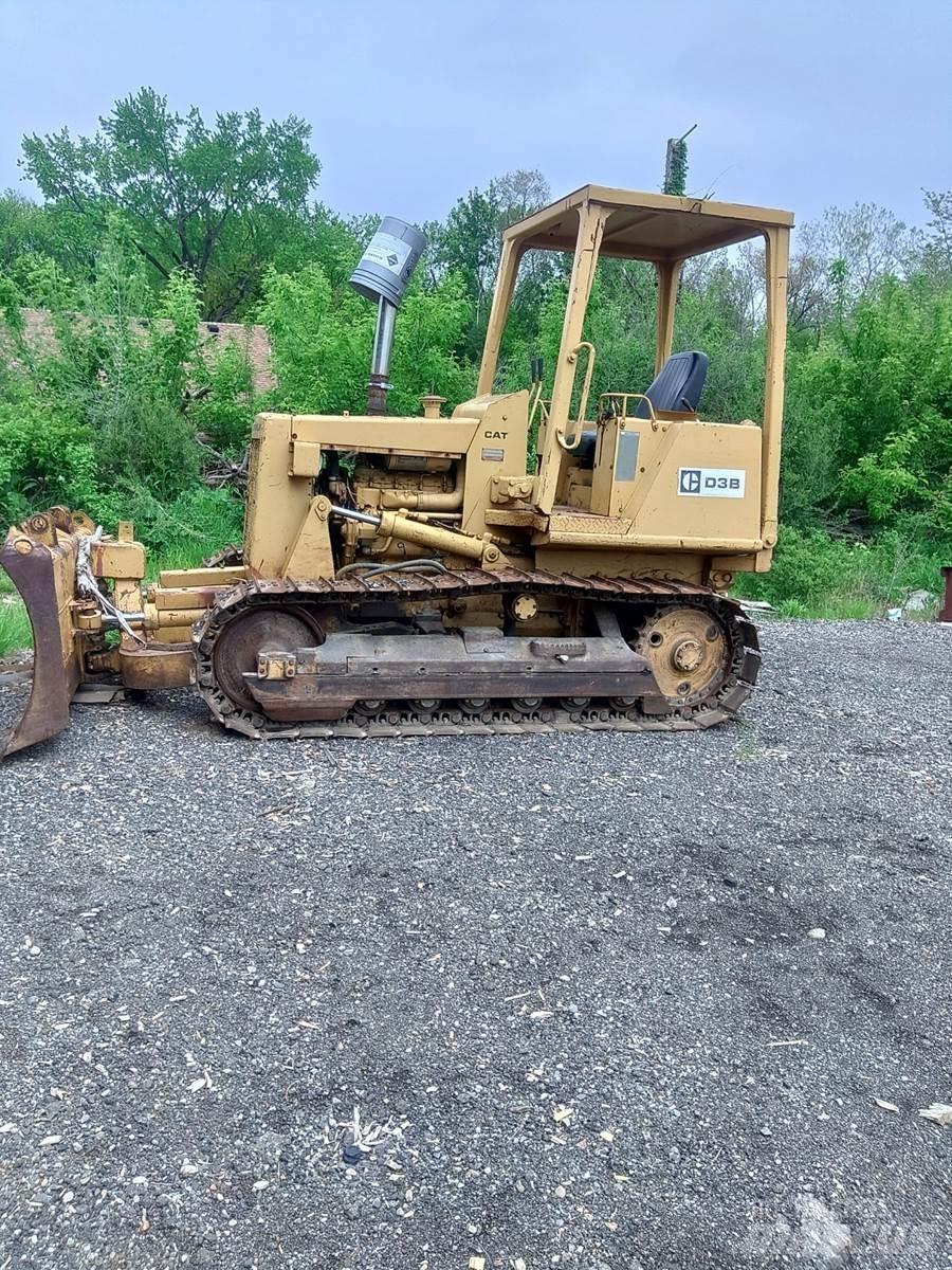 CAT D3B Crawler dozers