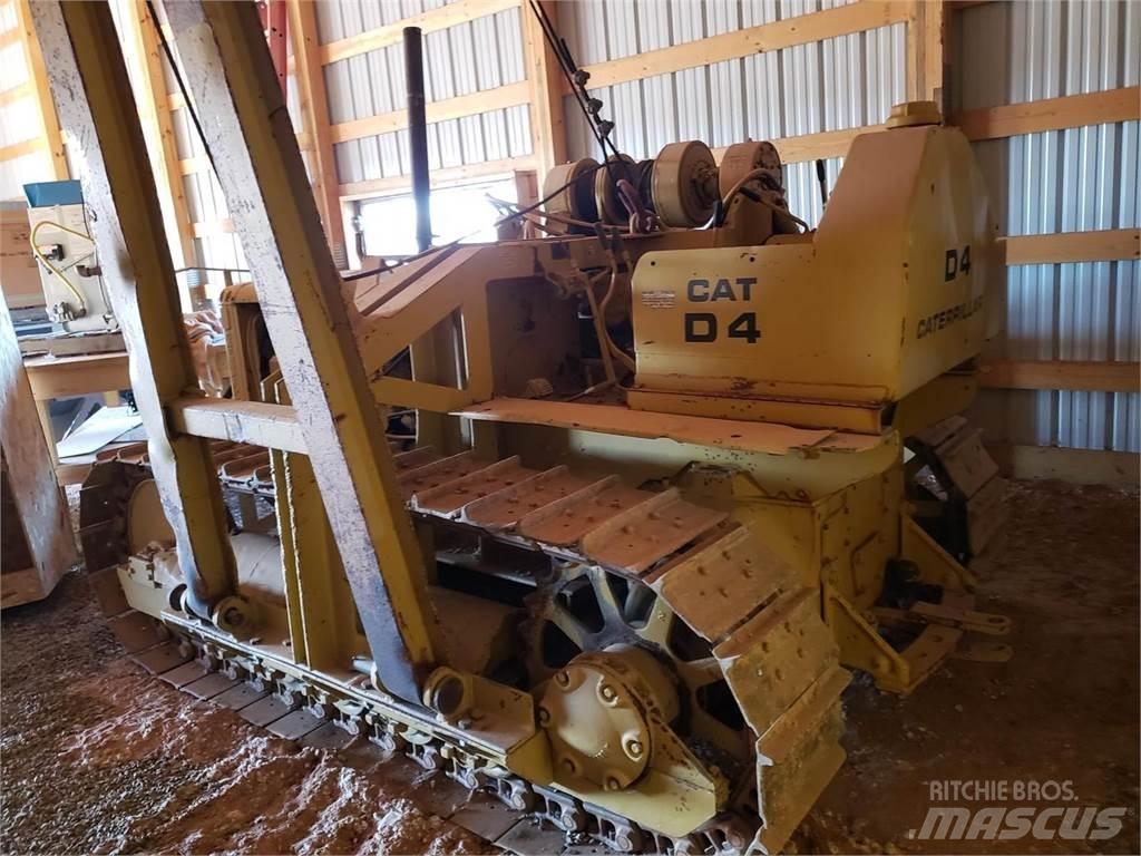 CAT D4 Pipelayer dozers