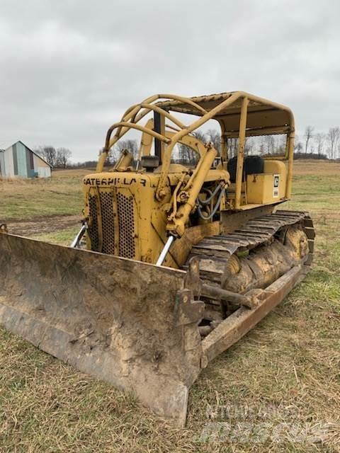 CAT D4D Crawler dozers