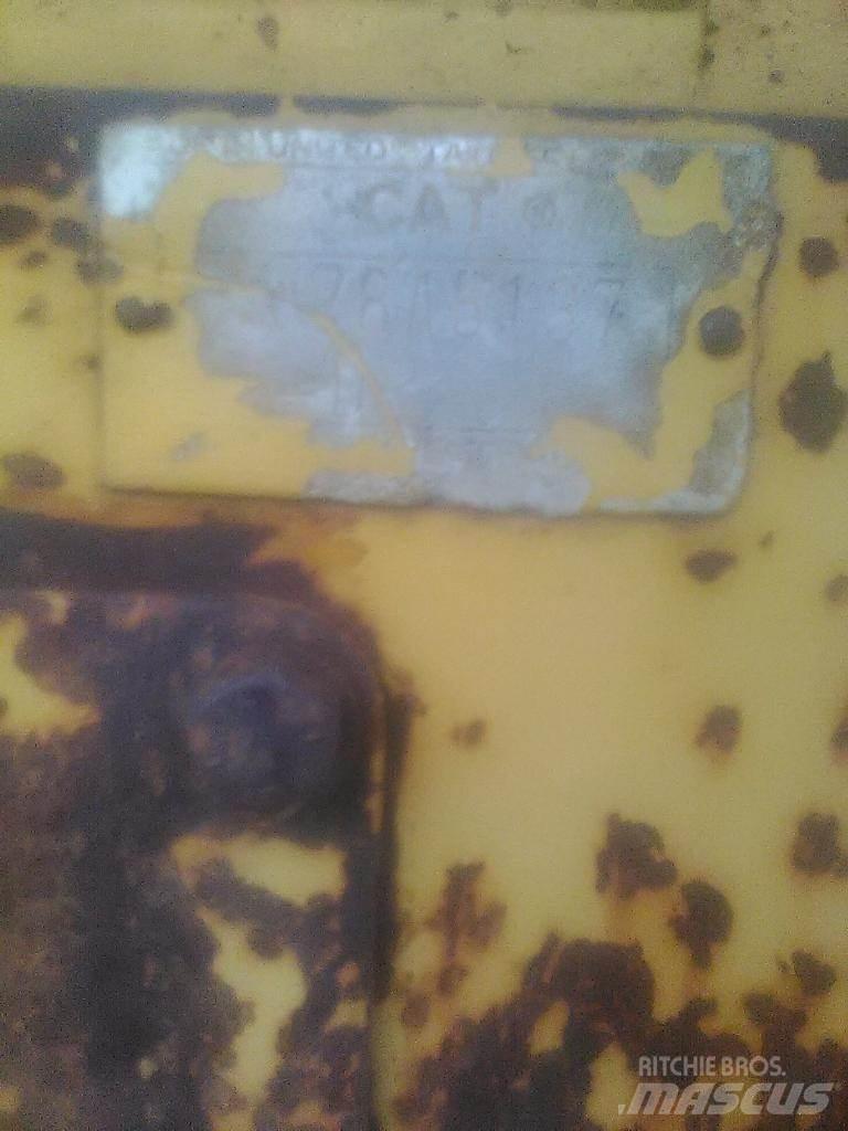 CAT D4D Crawler dozers