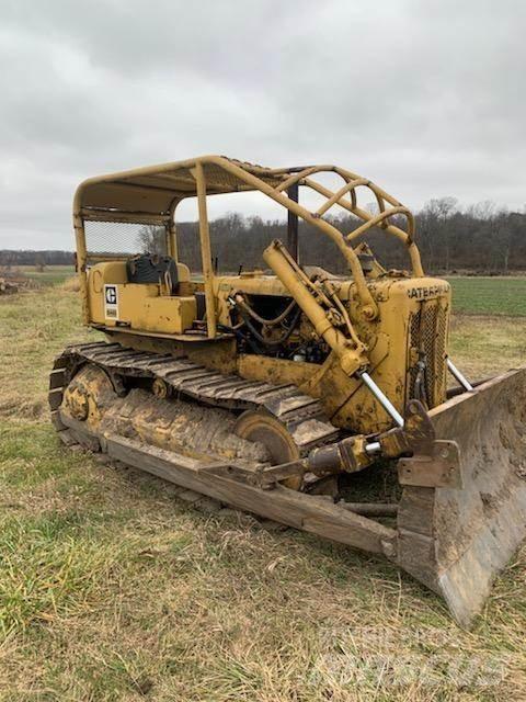 CAT D4D Crawler dozers