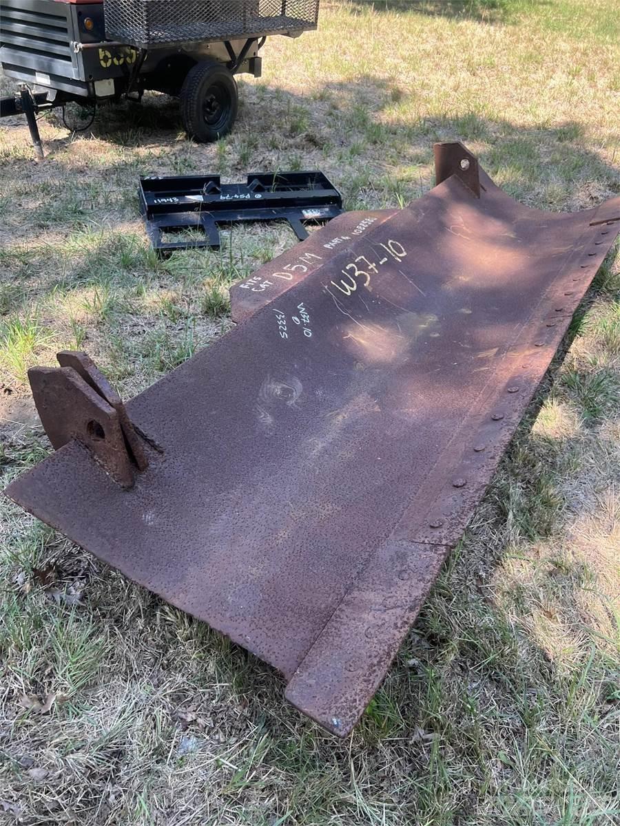 CAT D5K Blades