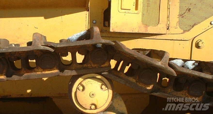 CAT D6C Tracks, chains and undercarriage