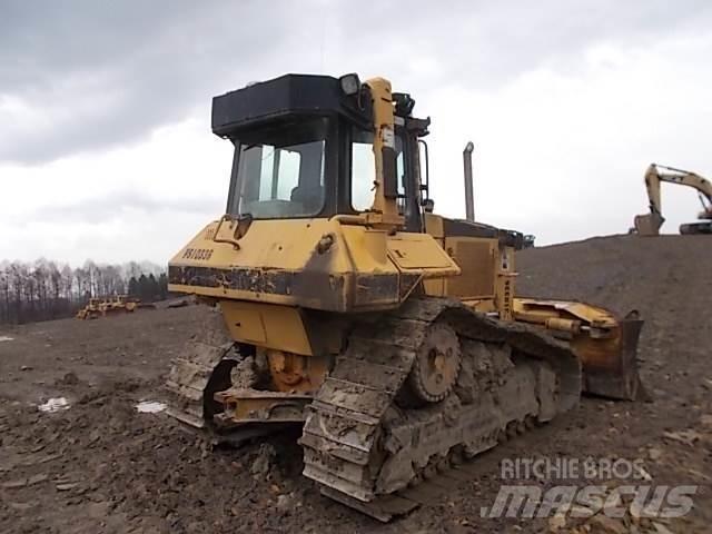 CAT D6M Crawler dozers