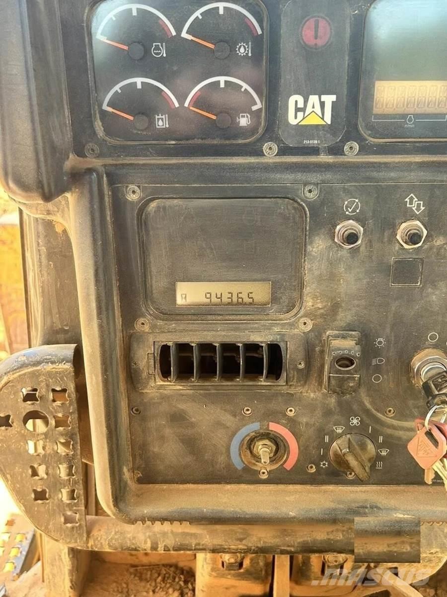 CAT D6N XL Crawler dozers