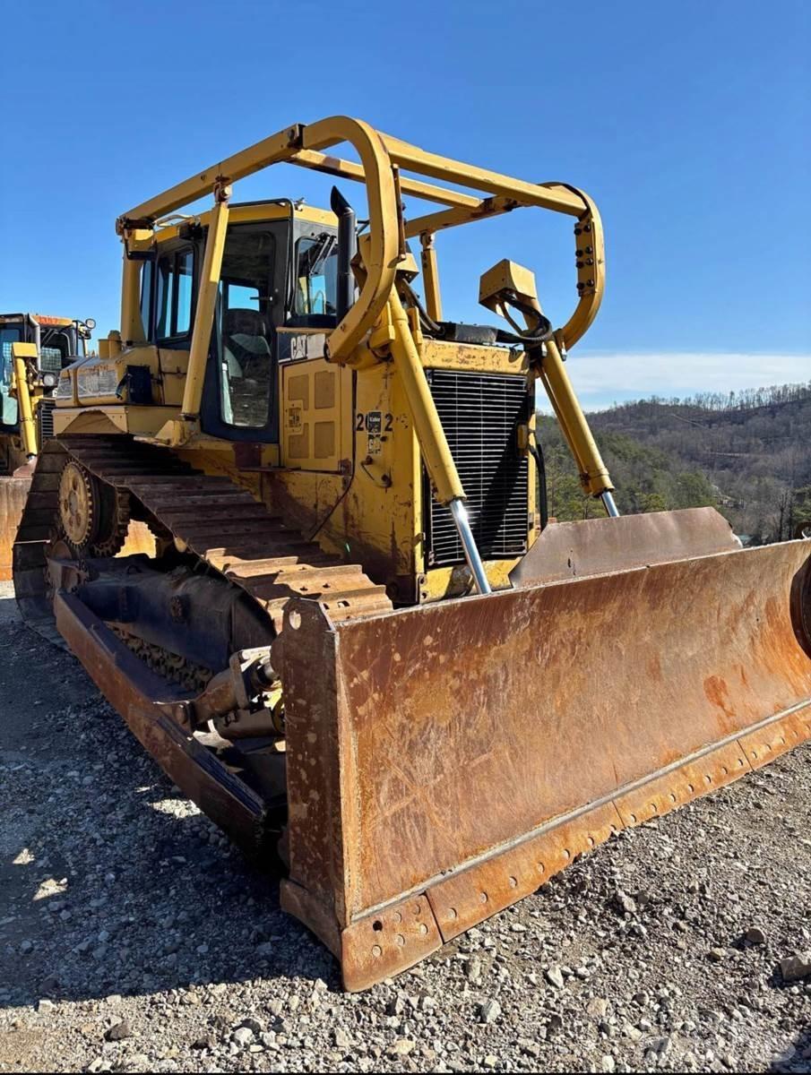 CAT D6R Crawler dozers