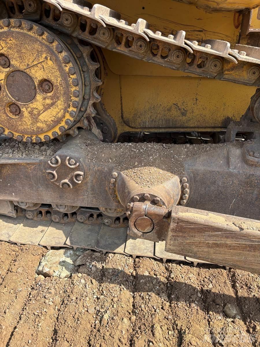 CAT D6R Crawler dozers