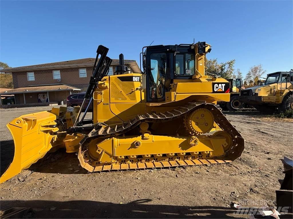 CAT D6T Crawler dozers