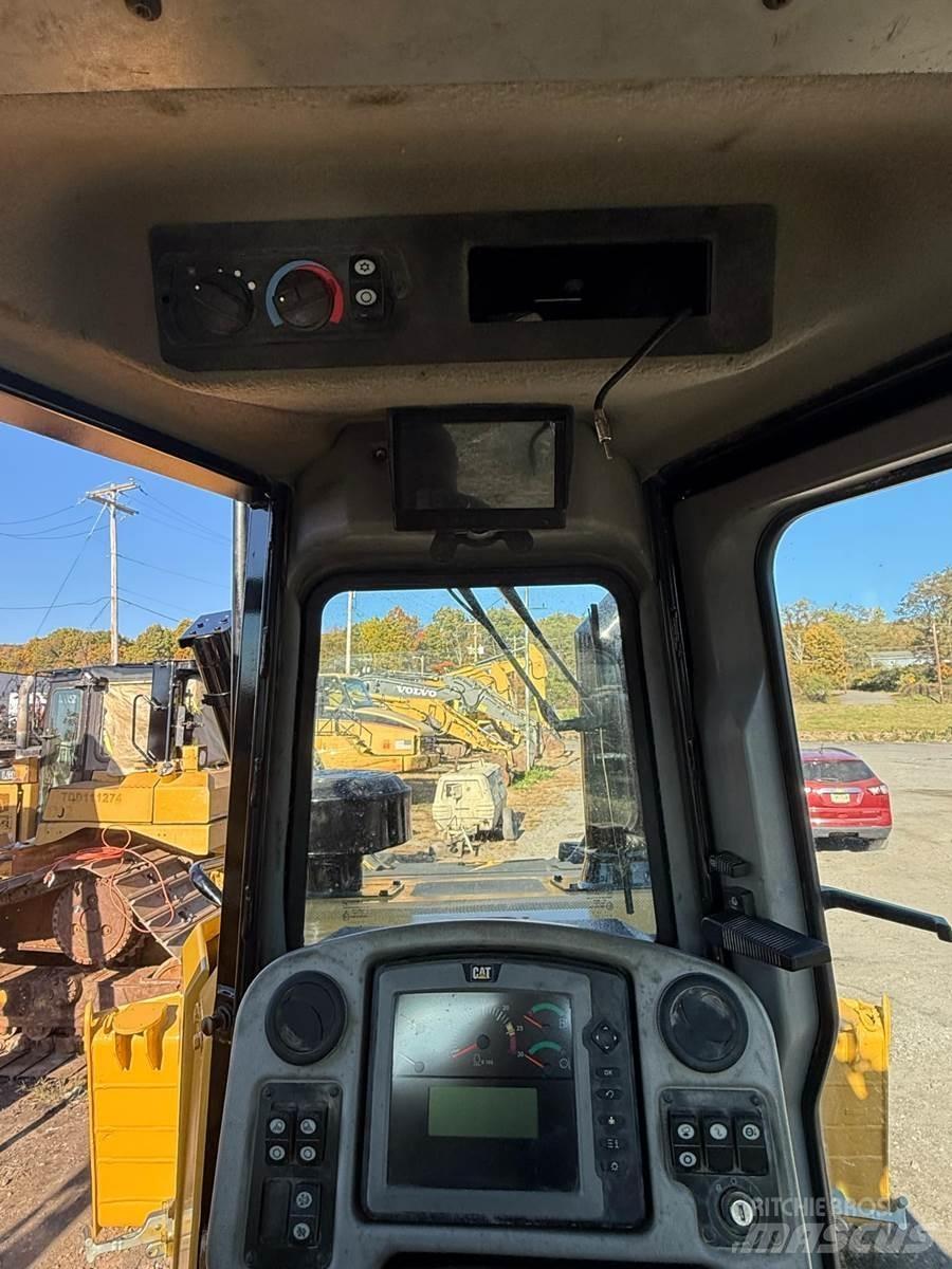 CAT D6T Crawler dozers