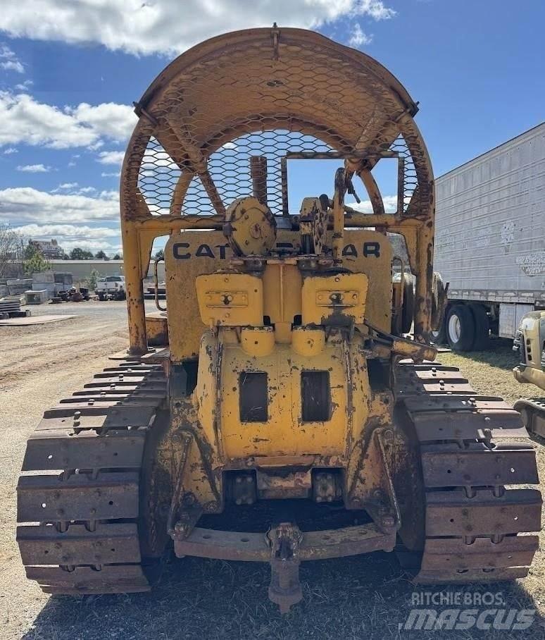 CAT D7 Crawler dozers