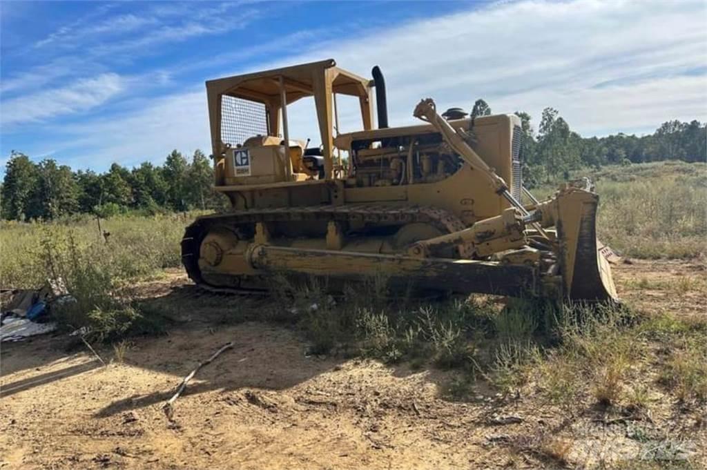 CAT D8H Crawler dozers