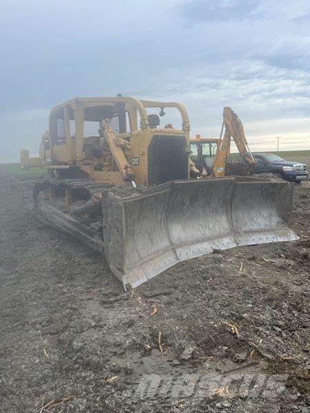 CAT D8H Crawler dozers