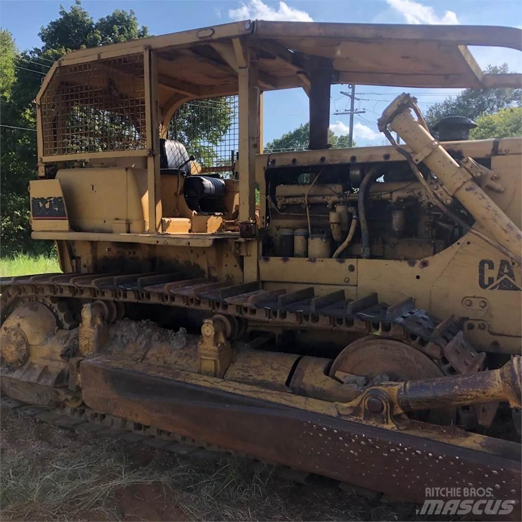 CAT D8H Crawler dozers
