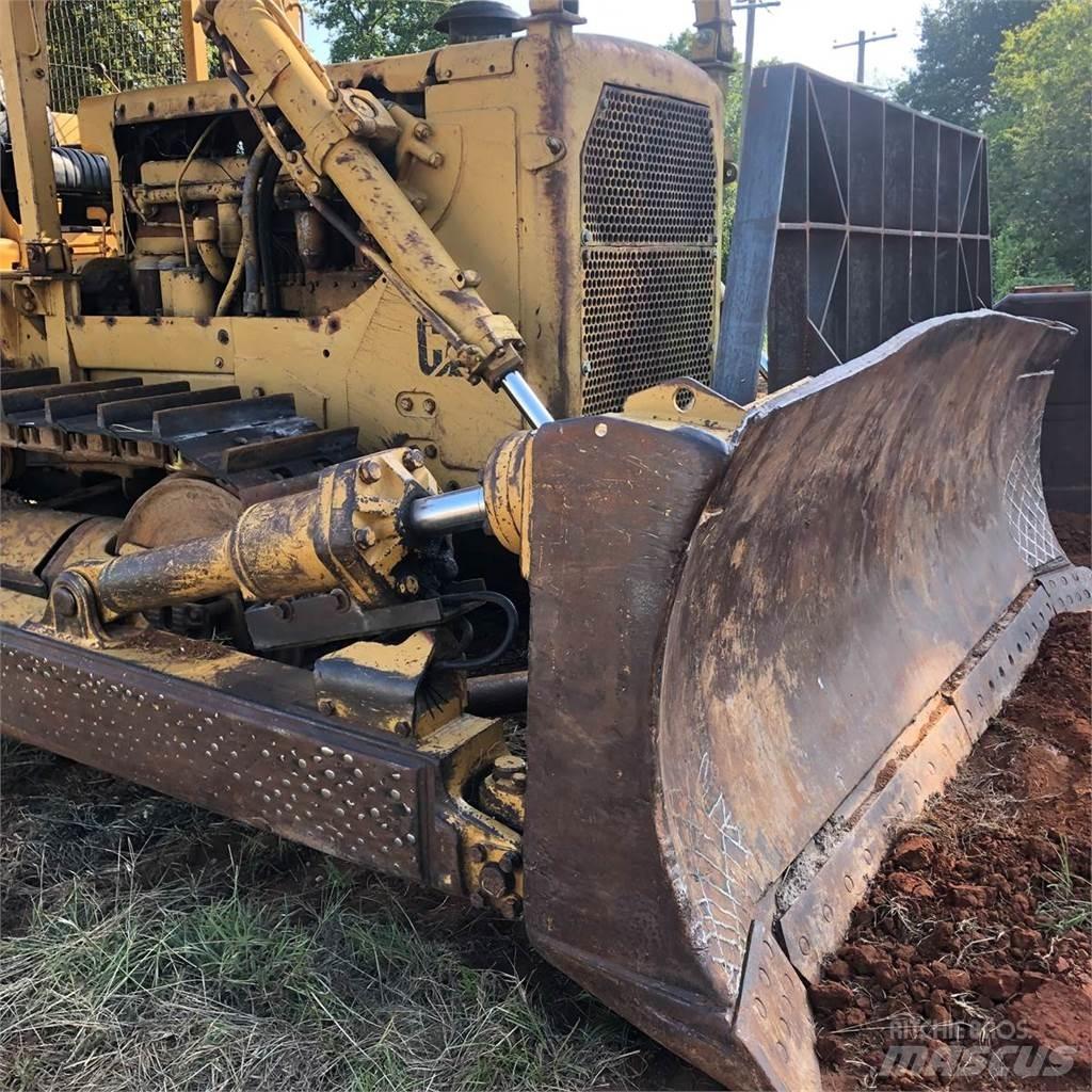 CAT D8H Crawler dozers