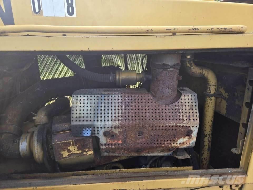 CAT D8N Crawler dozers
