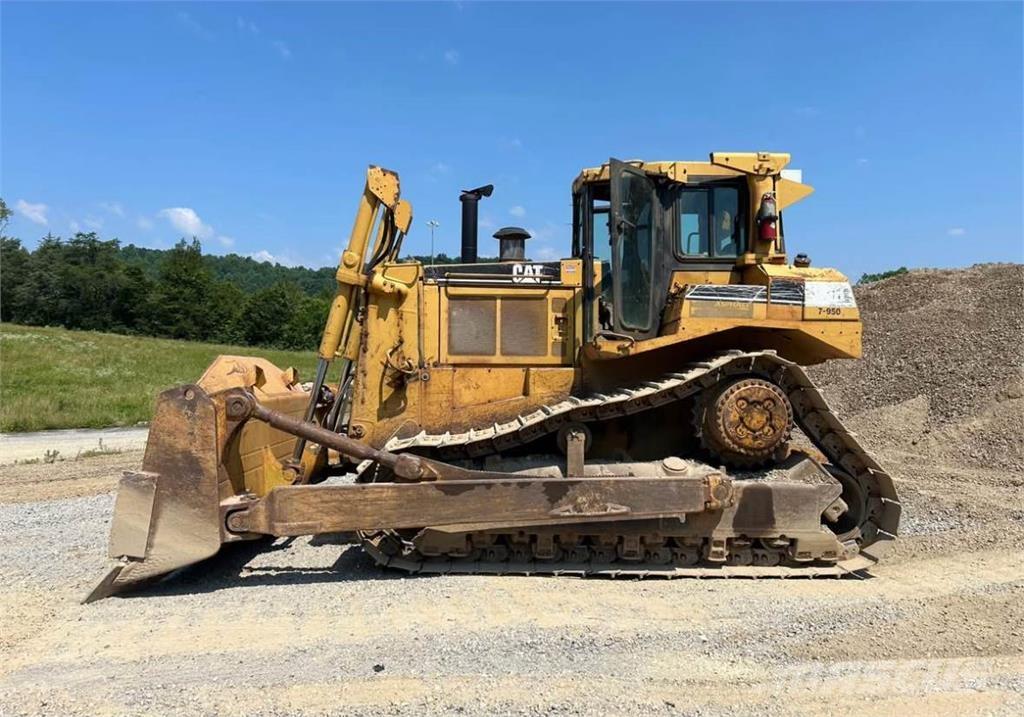 CAT D8N Crawler dozers