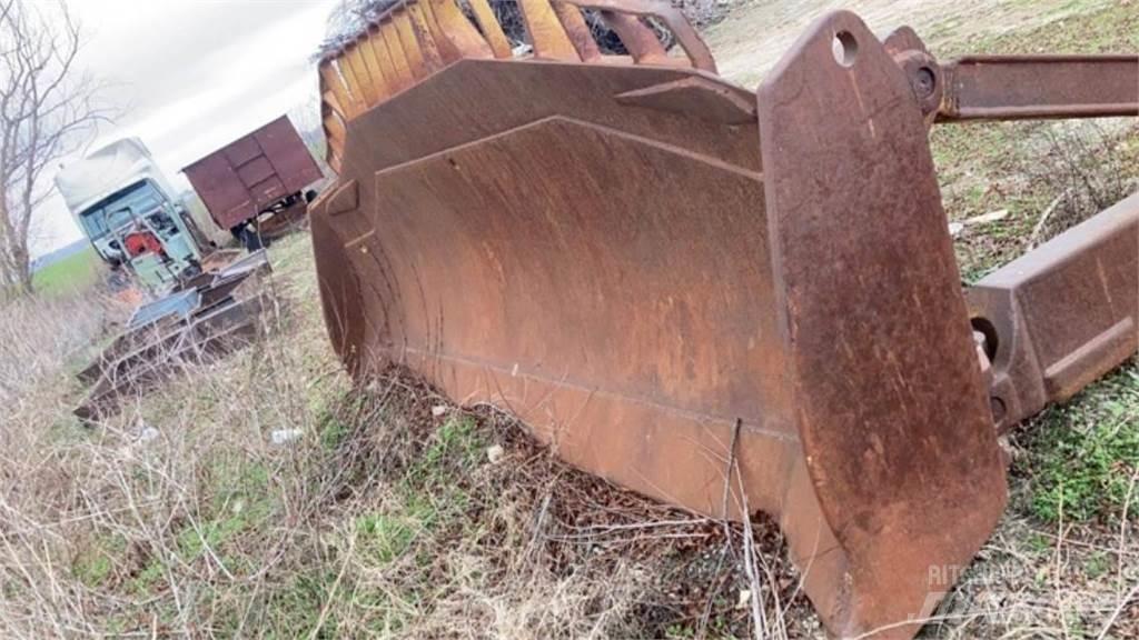 CAT D8R Crawler dozers
