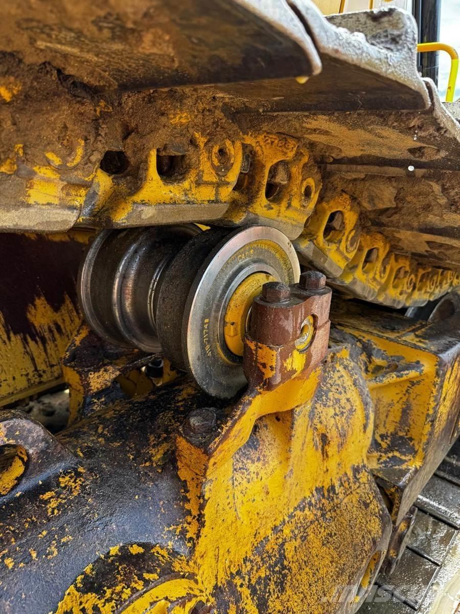CAT D8T Crawler dozers