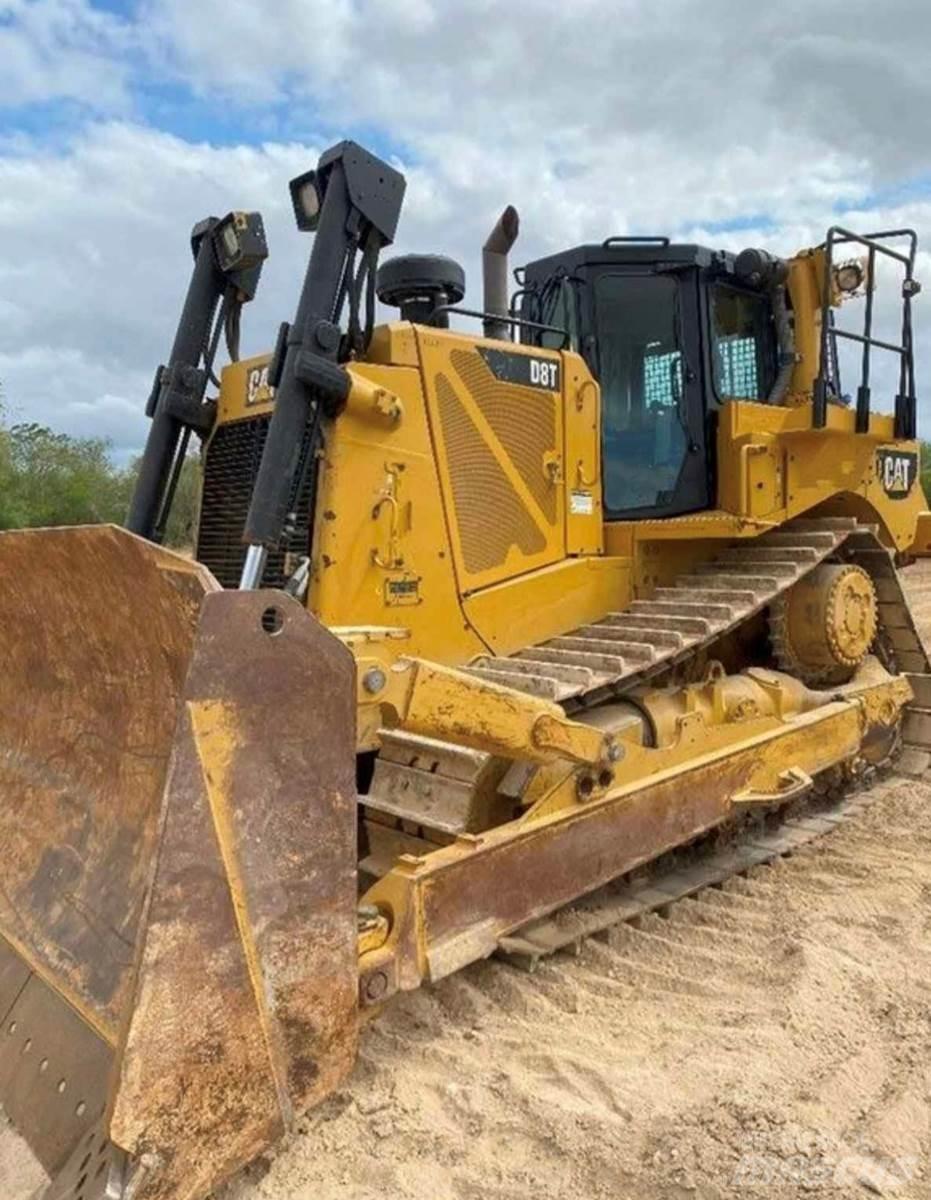 CAT D8T Crawler dozers