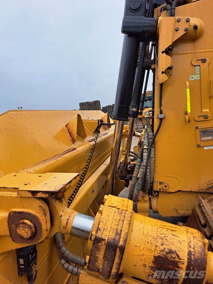 CAT D8T Crawler dozers