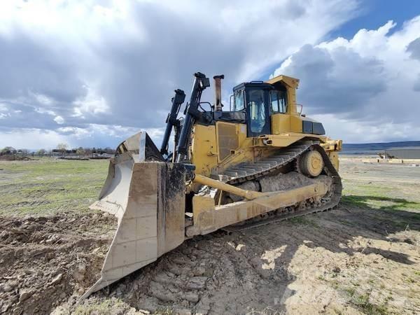 CAT D9N Crawler dozers