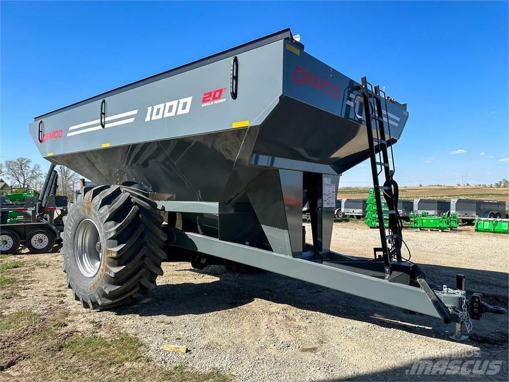Demco 1000 Grain / Silage Trailers