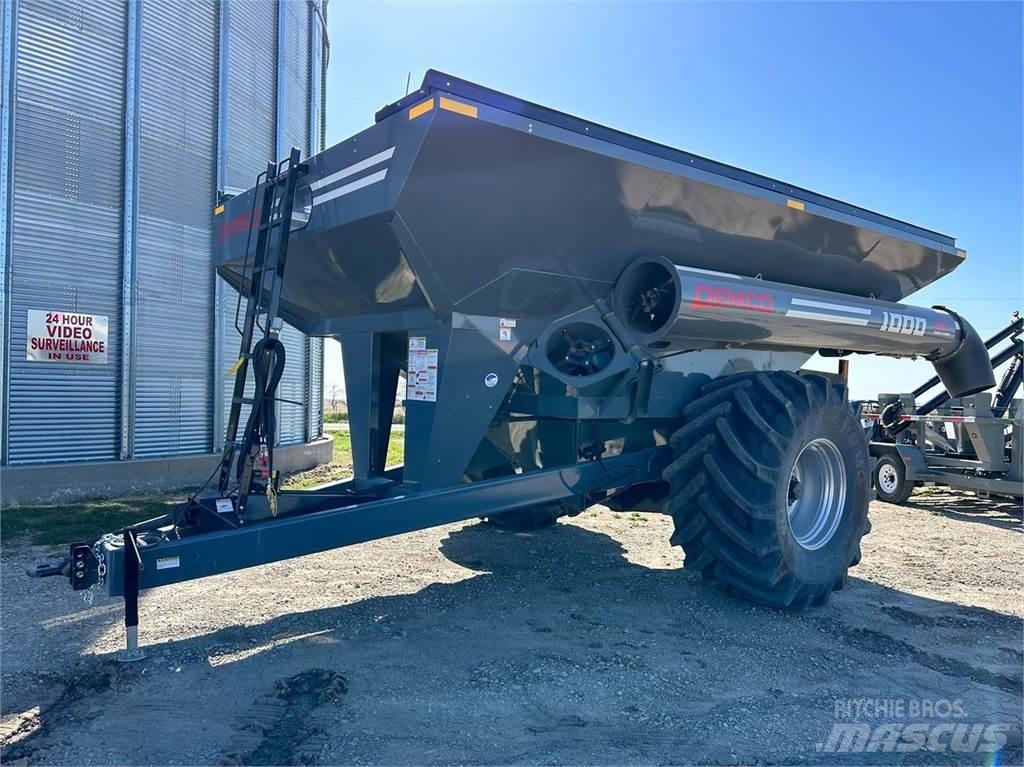 Demco 1000 Grain / Silage Trailers