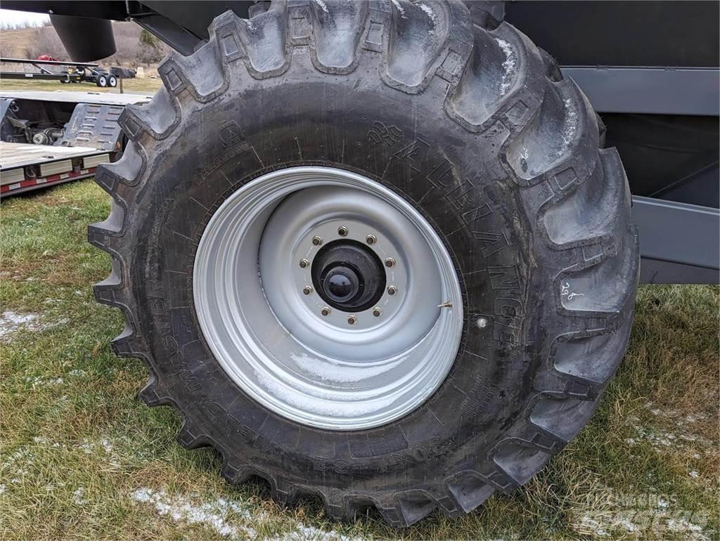 Demco 850 Grain / Silage Trailers