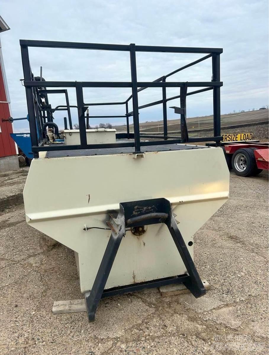 Finn T120 Hopper equipment, blowers and elevators