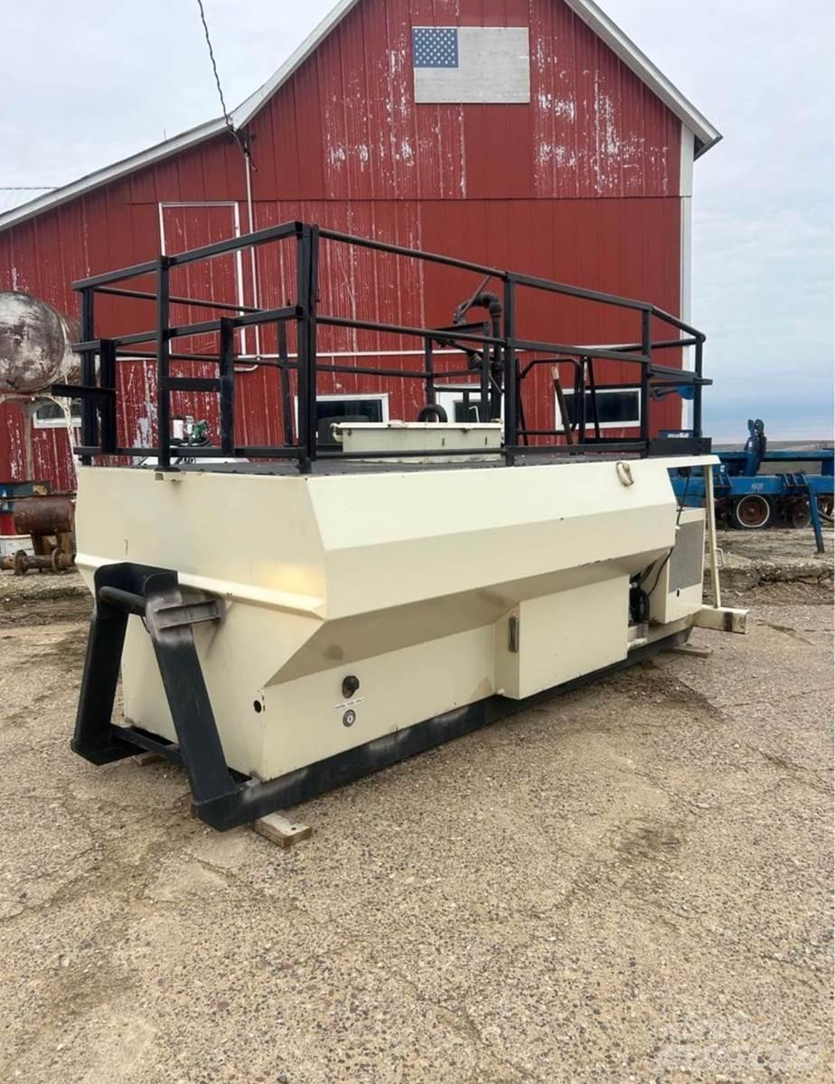 Finn T120 Hopper equipment, blowers and elevators