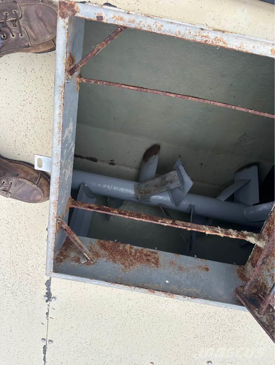 Finn T170 Hopper equipment, blowers and elevators