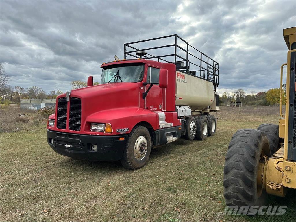 Finn T330 Hopper equipment, blowers and elevators