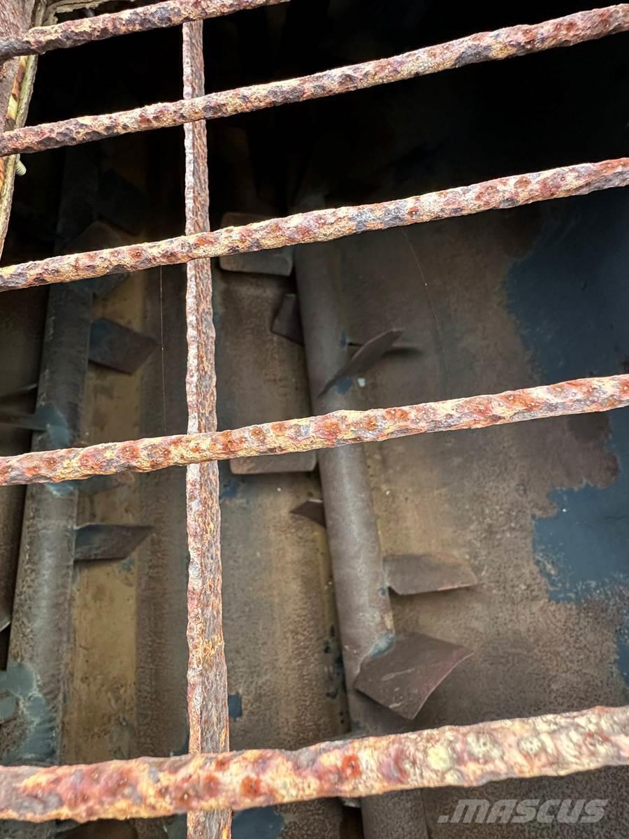 Finn T330 Hopper equipment, blowers and elevators