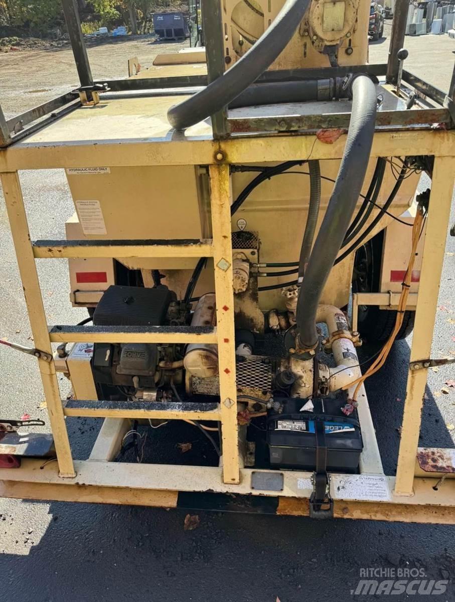 Finn T60T Hopper equipment, blowers and elevators