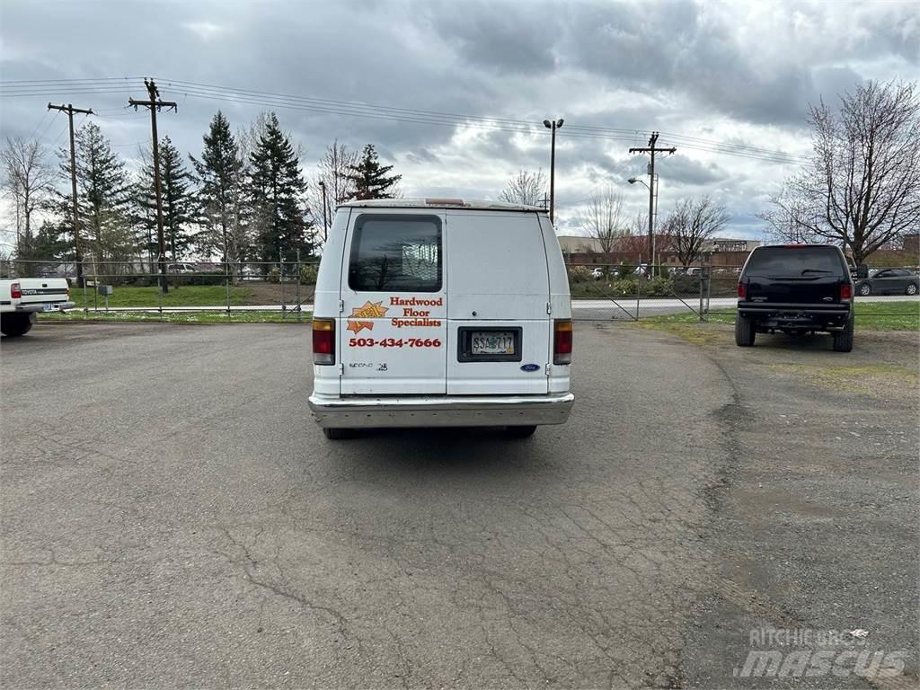 Ford E-250 Mini bus