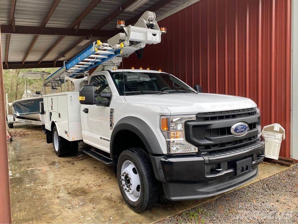 Ford F-450 Truck mounted platforms