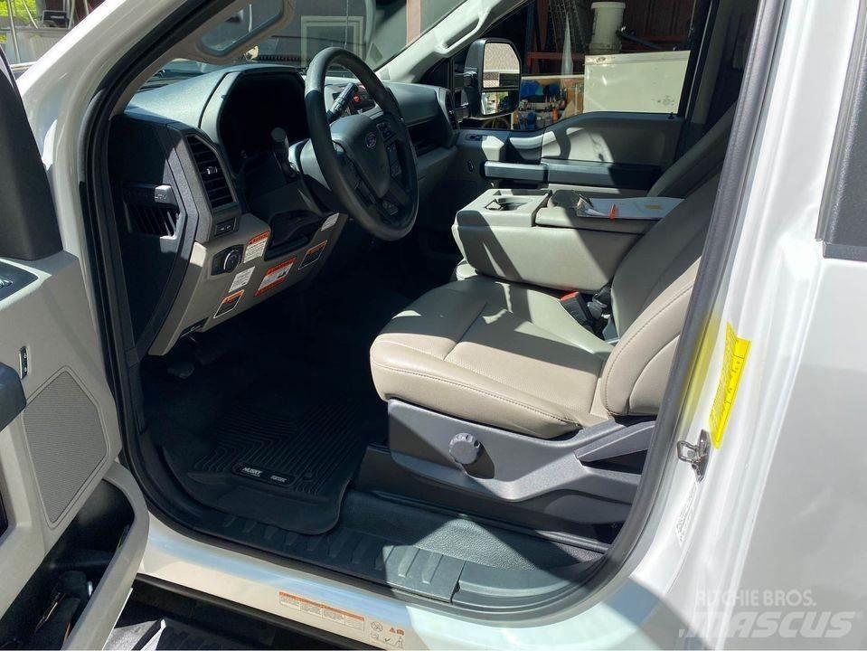 Ford F-450 Truck mounted platforms