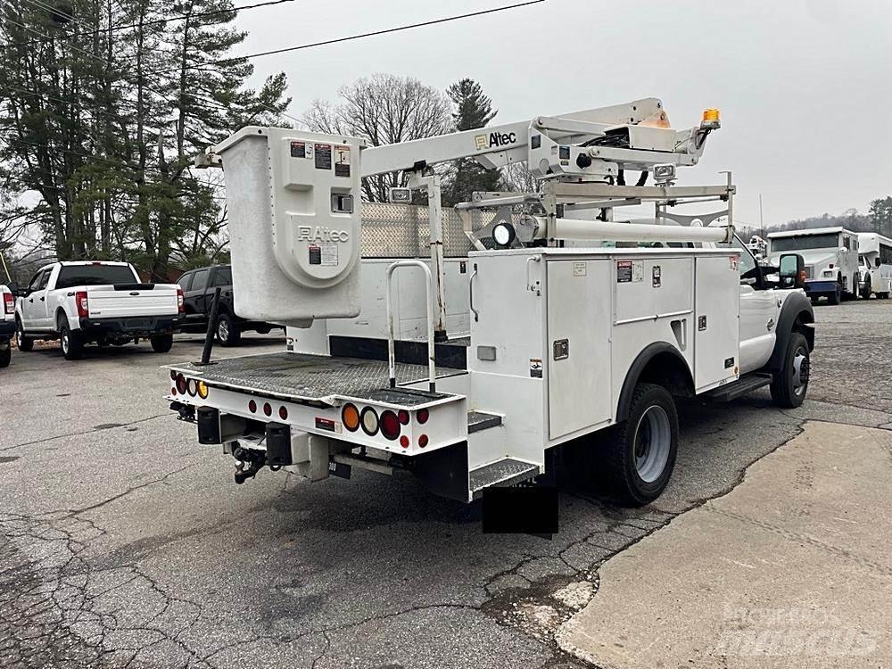 Ford F-450 Truck mounted platforms