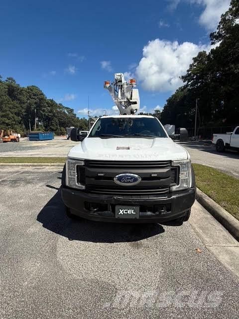 Ford F-450 Truck mounted platforms