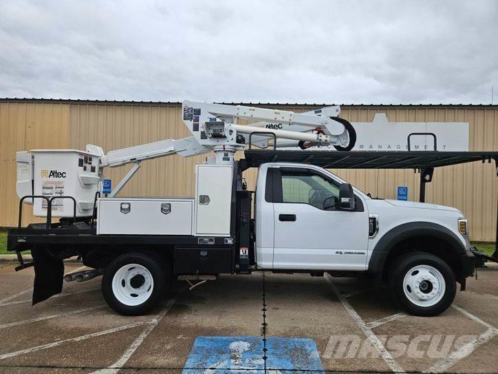 Ford F-550 Truck mounted platforms
