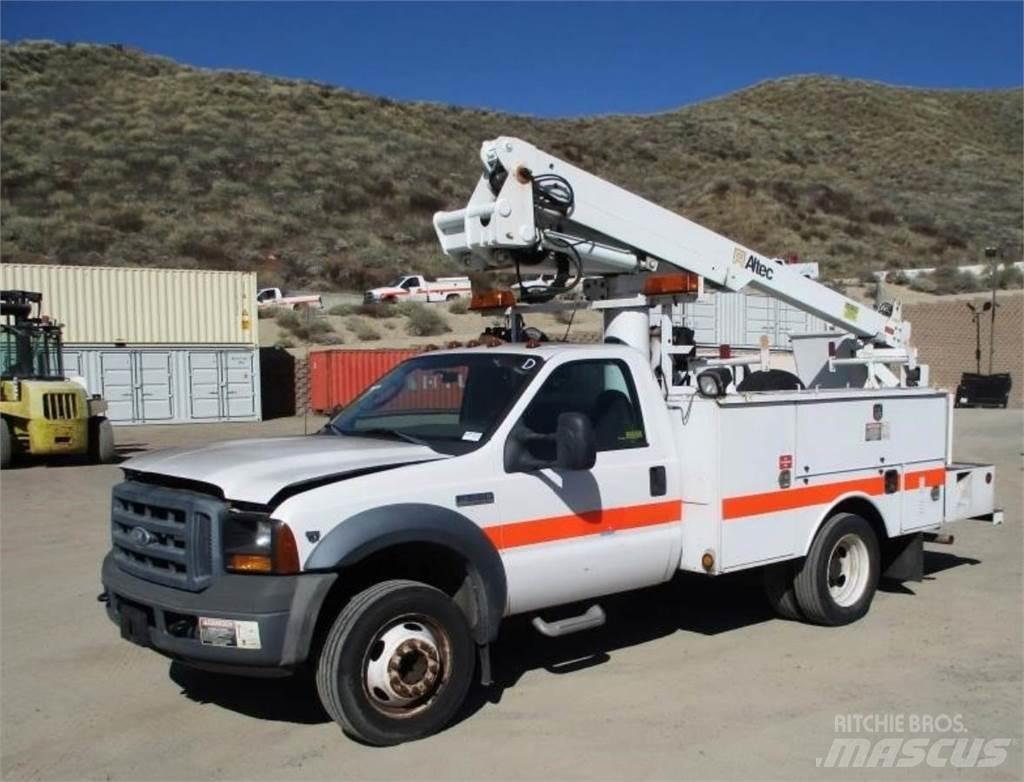 Ford F-550 Truck mounted platforms